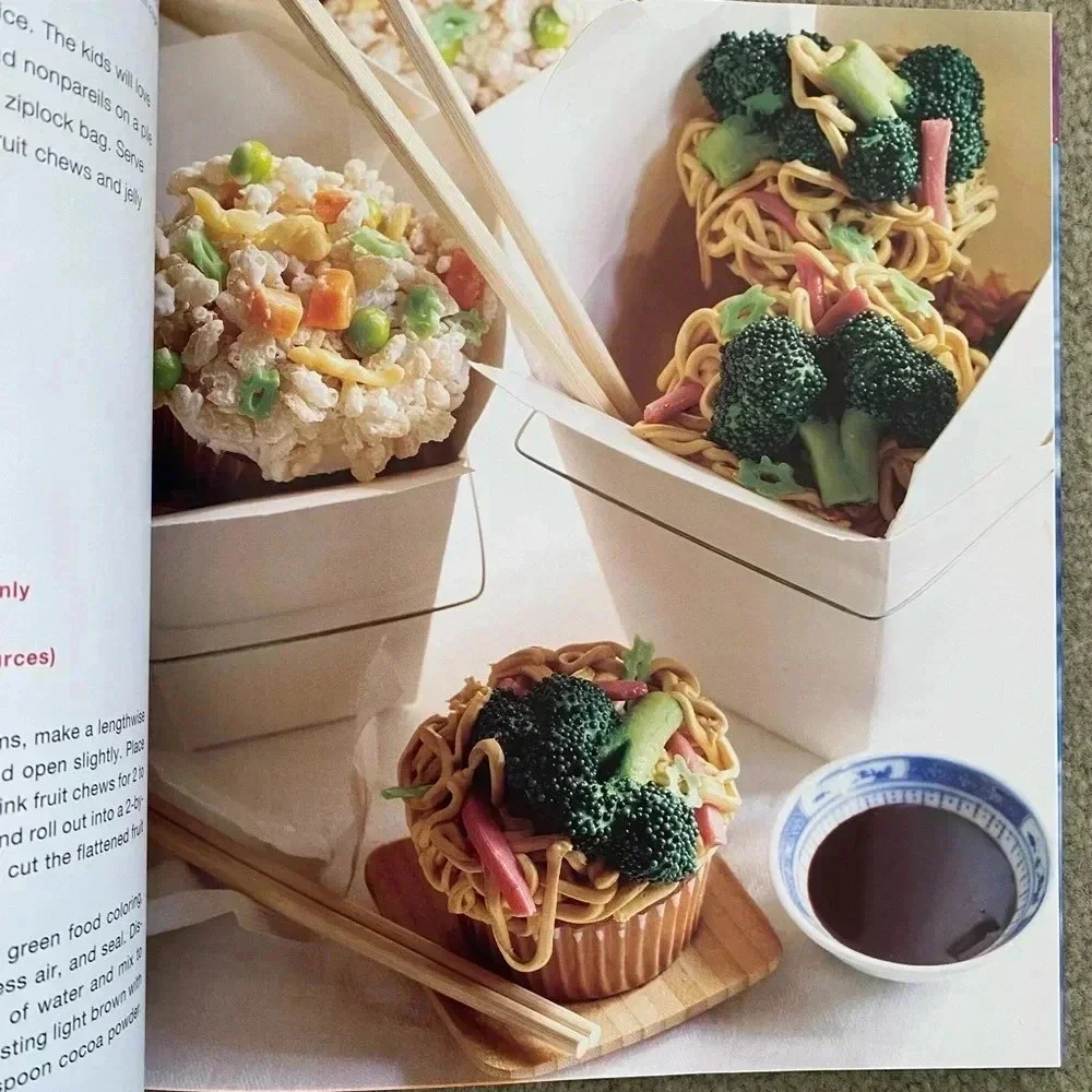 Williams Sonoma Cupcake Recipe & Decorating Book​